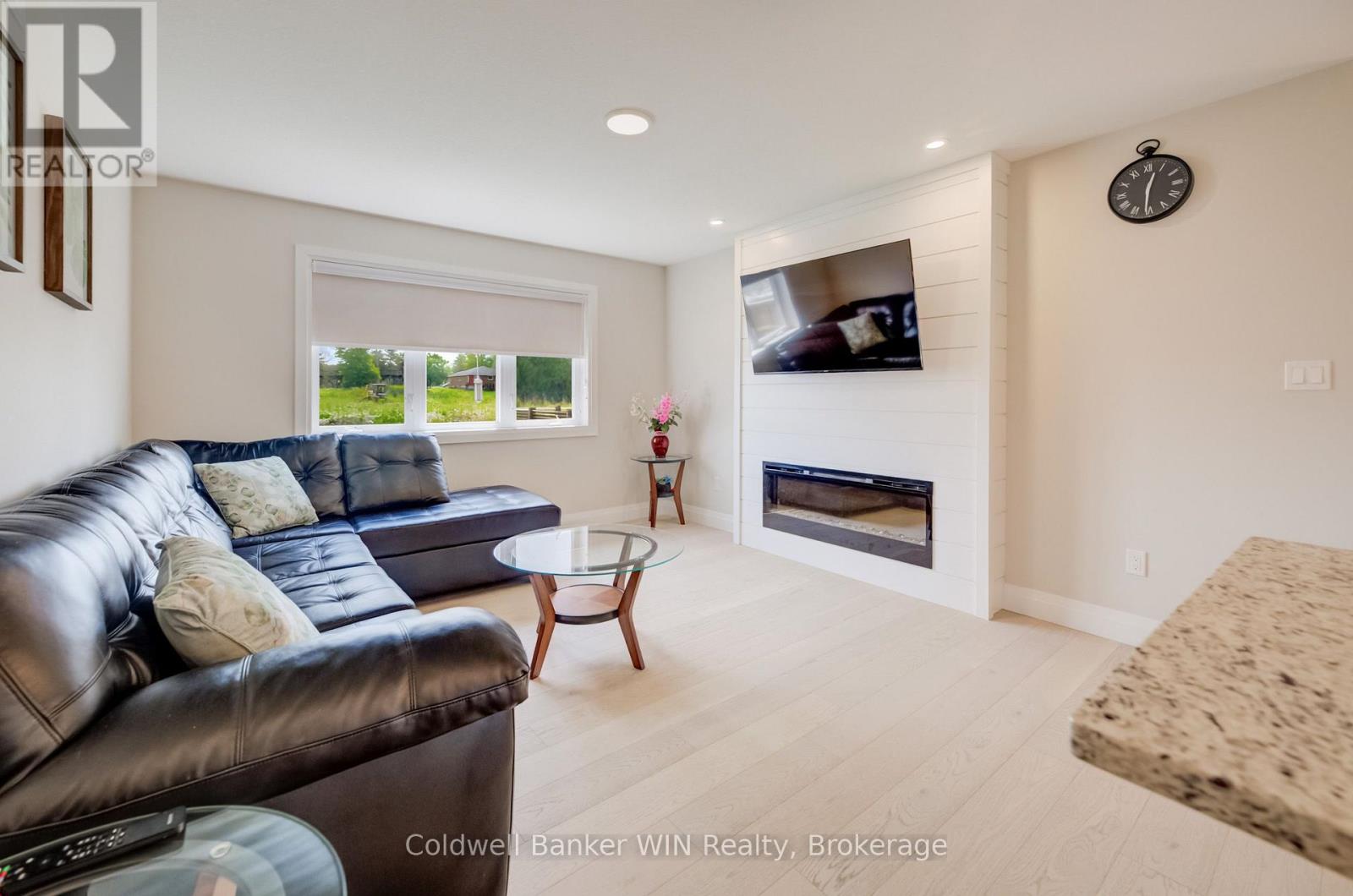 430 Wellington Street E, Wellington North (Mount Forest), Ontario  N0G 2L4 - Photo 10 - X13686044