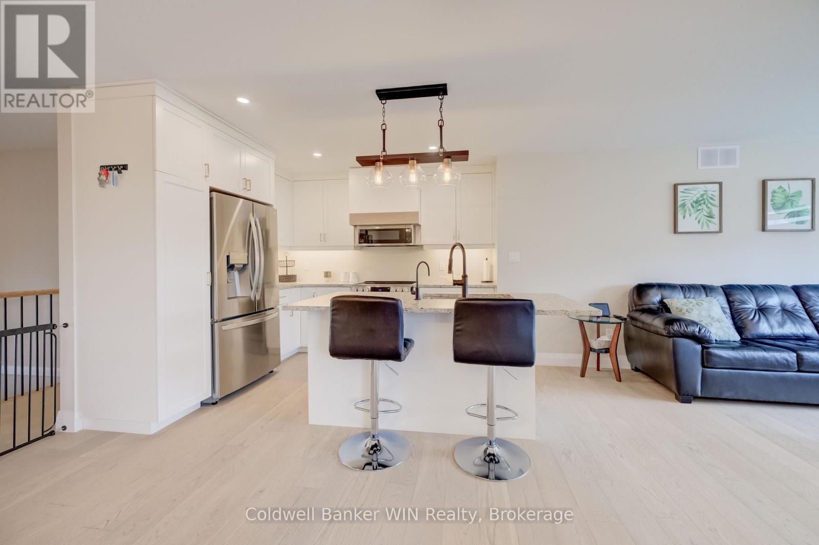430 Wellington Street E, Wellington North (Mount Forest), Ontario  N0G 2L4 - Photo 5 - X13686044