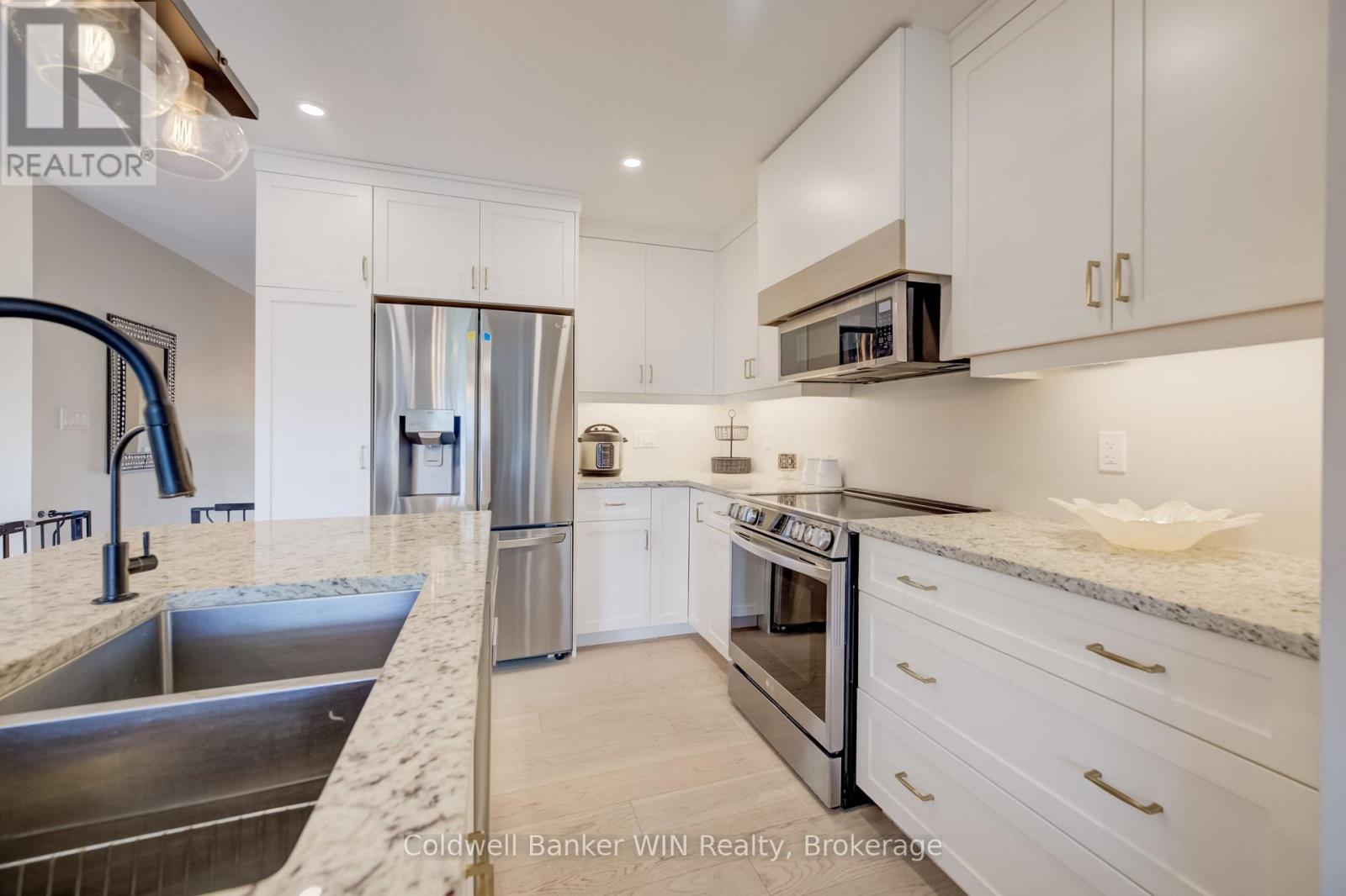 430 Wellington Street E, Wellington North (Mount Forest), Ontario  N0G 2L4 - Photo 6 - X13686044