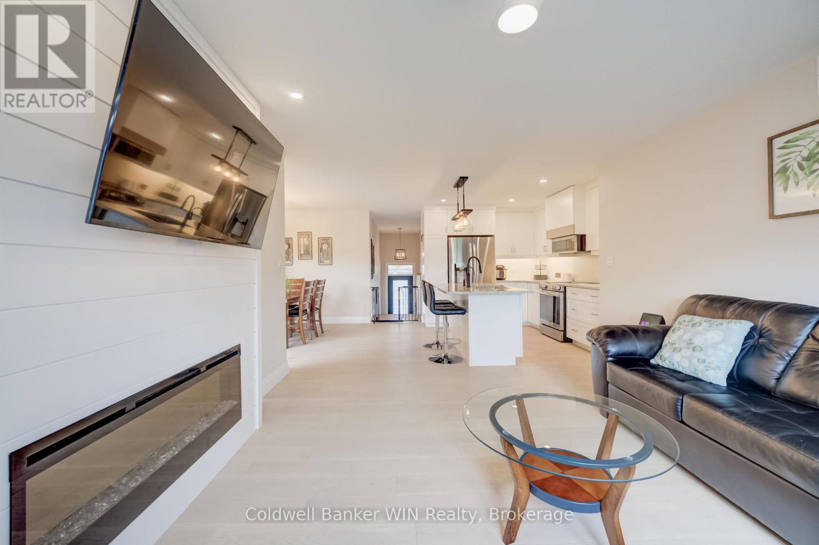 430 Wellington Street E, Wellington North (Mount Forest), Ontario  N0G 2L4 - Photo 7 - X13686044
