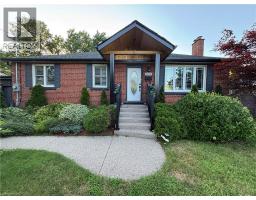 2105 MAPLEWOOD Drive, Burlington, Ontario