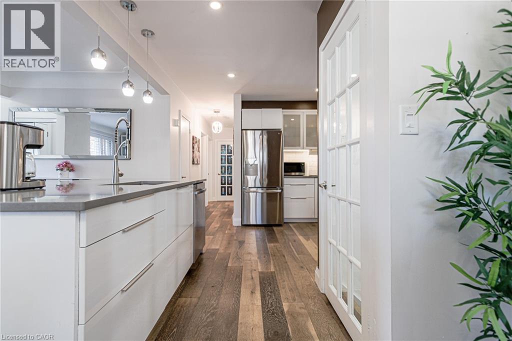 2105 Maplewood Drive, Burlington, Ontario  L7R 2C6 - Photo 9 - 40856104