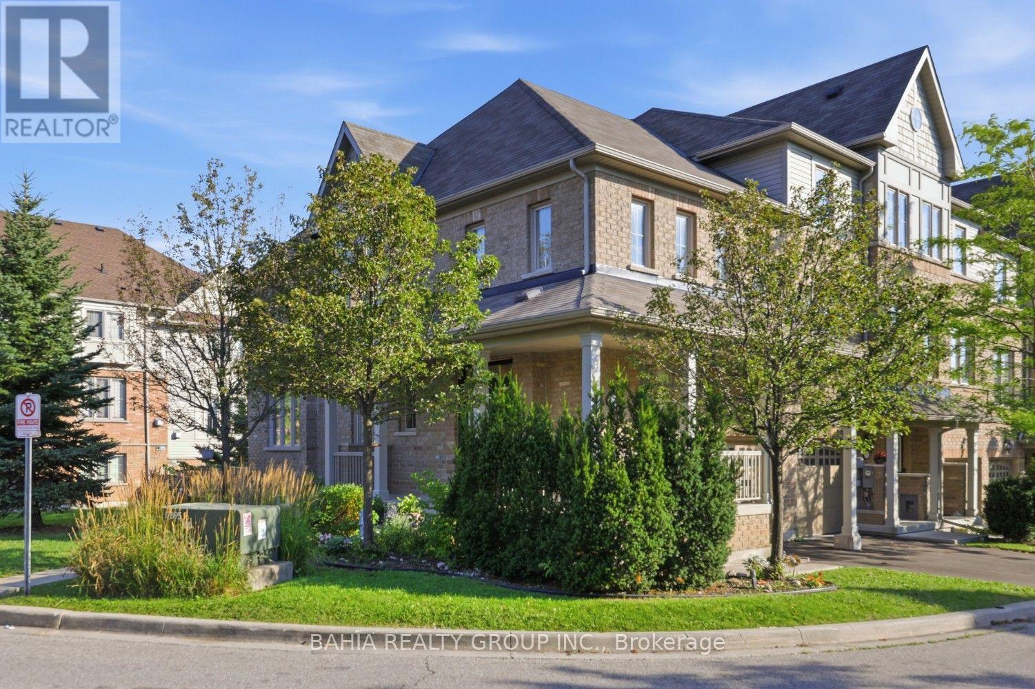 55 Cedar Lake Crescent E, Brampton, Ontario  L6Y 0P9 - Photo 2 - W13685966