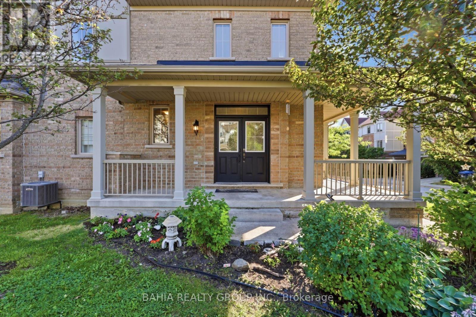 55 Cedar Lake Crescent E, Brampton, Ontario  L6Y 0P9 - Photo 4 - W13685966