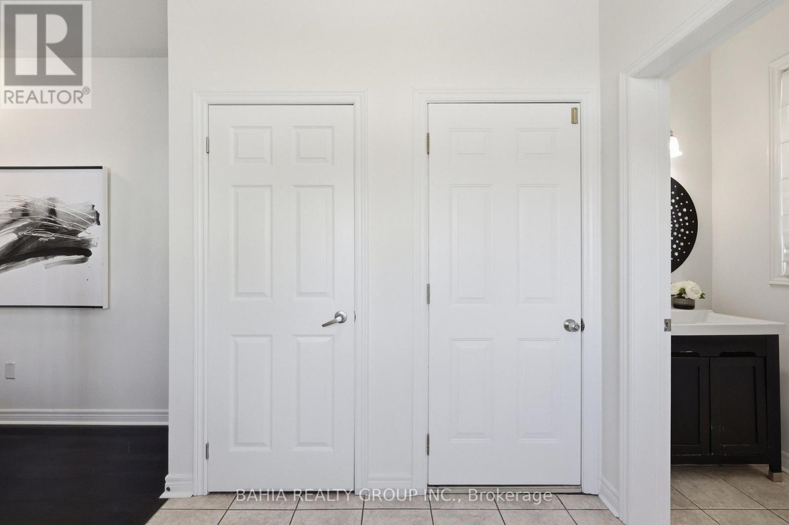 55 Cedar Lake Crescent E, Brampton, Ontario  L6Y 0P9 - Photo 8 - W13685966