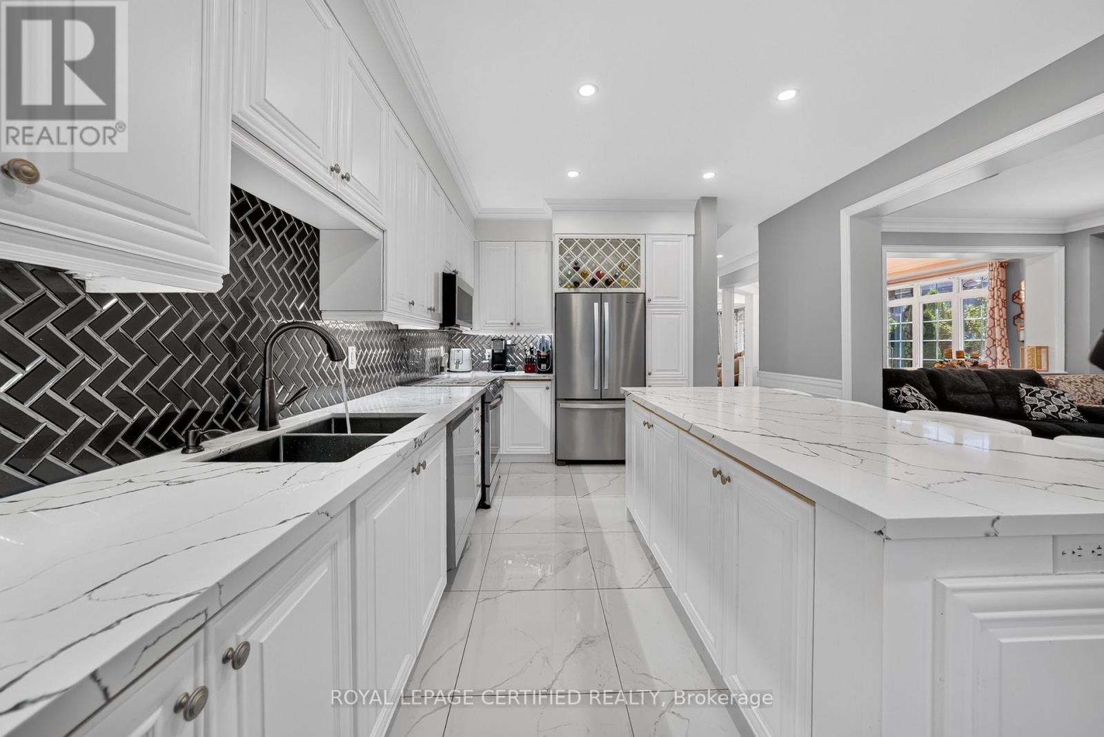 2561 Grand Oak Trail, Oakville, Ontario  L6M 0R4 - Photo 23 - W13686000