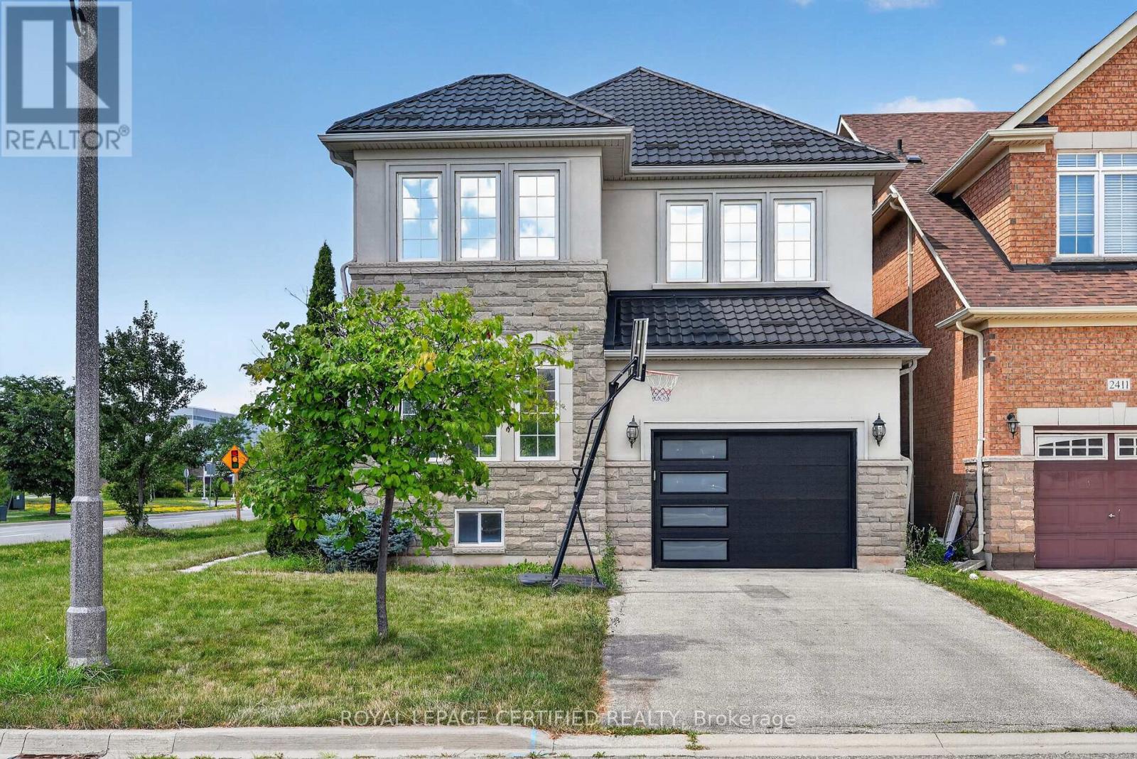 2561 Grand Oak Trail, Oakville, Ontario  L6M 0R4 - Photo 6 - W13686000
