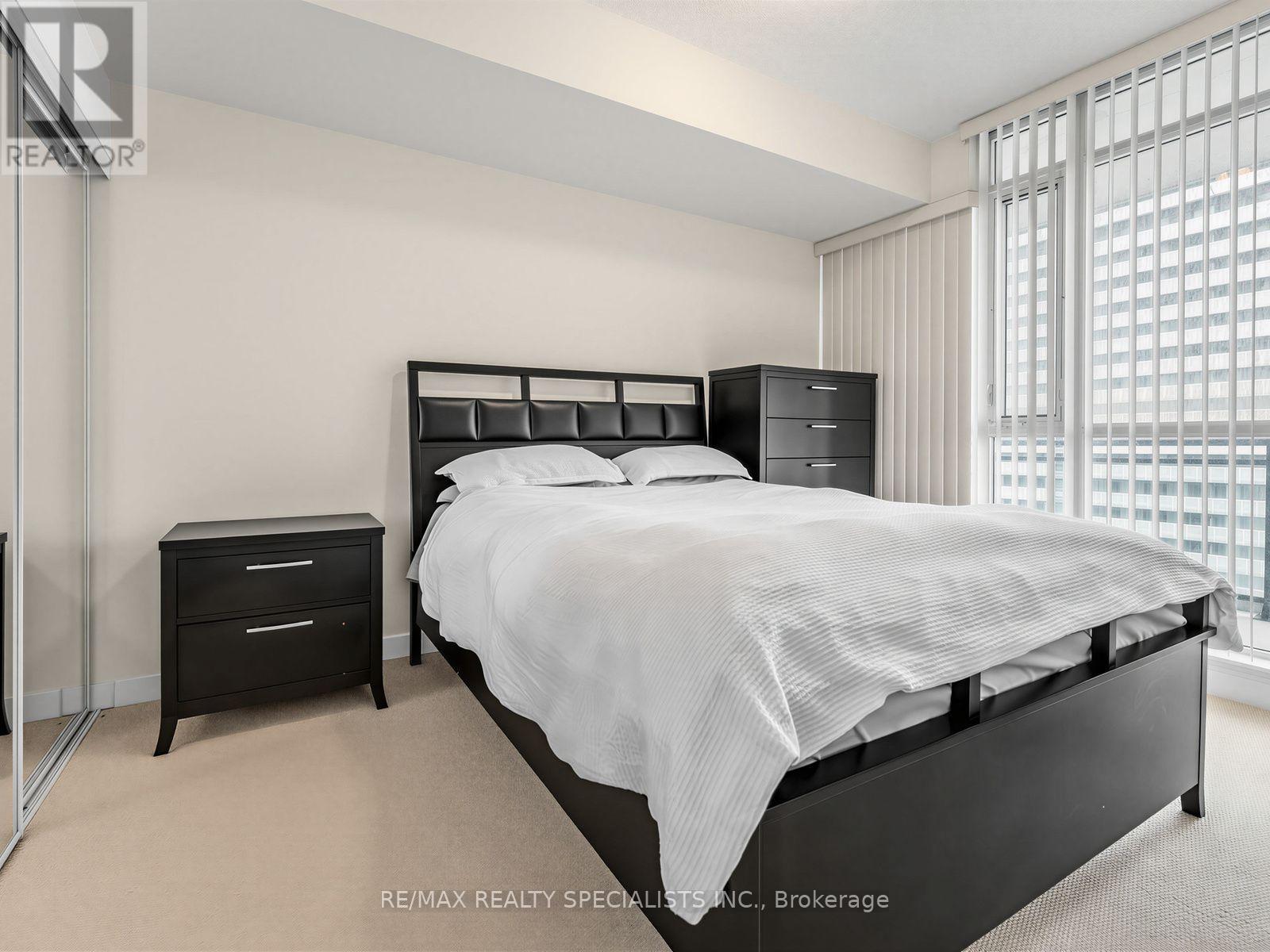 1401 - 4065 Brickstone Mews, Mississauga, Ontario  L5B 0G3 - Photo 12 - W13686056