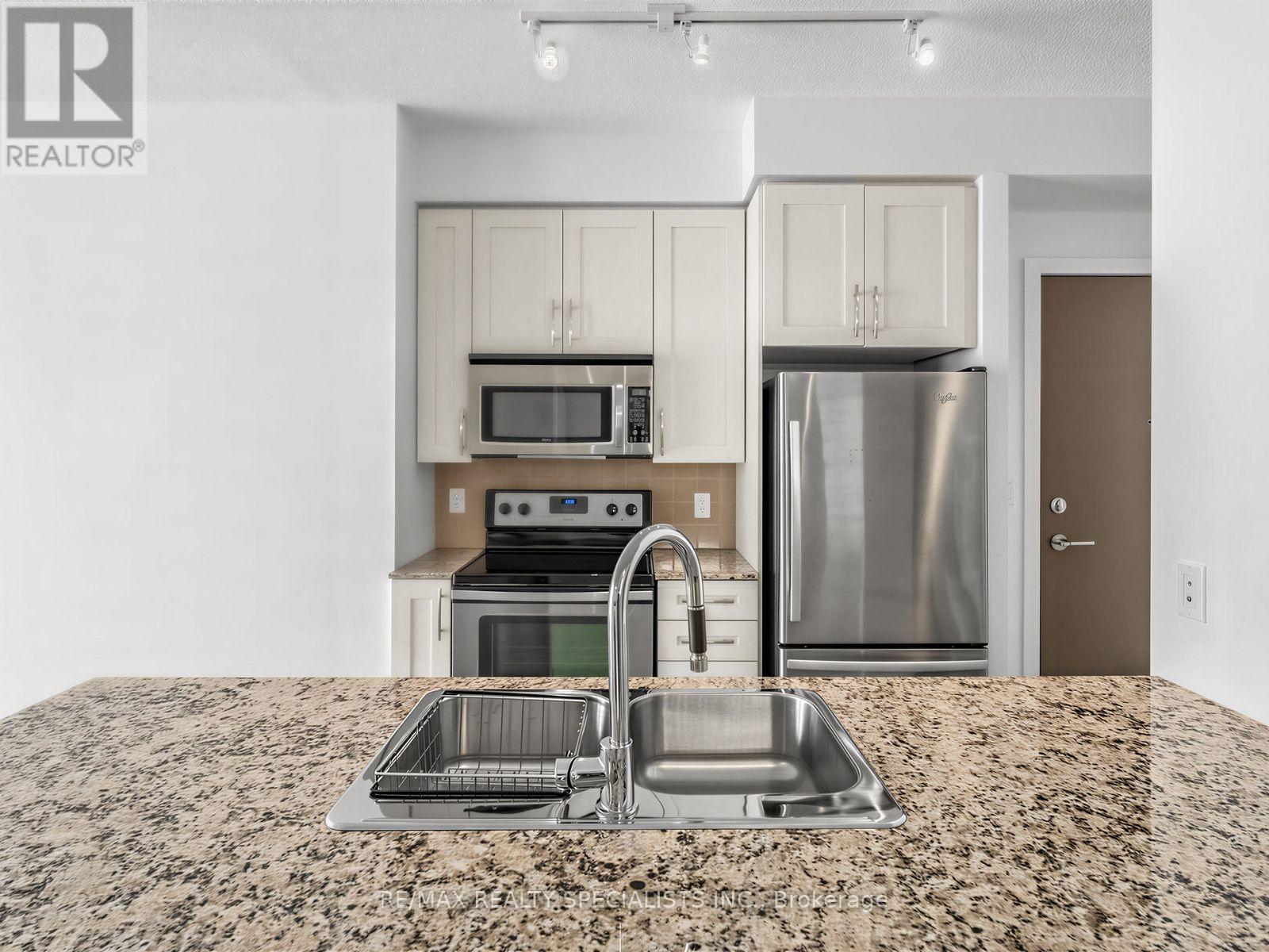 1401 - 4065 Brickstone Mews, Mississauga, Ontario  L5B 0G3 - Photo 6 - W13686056