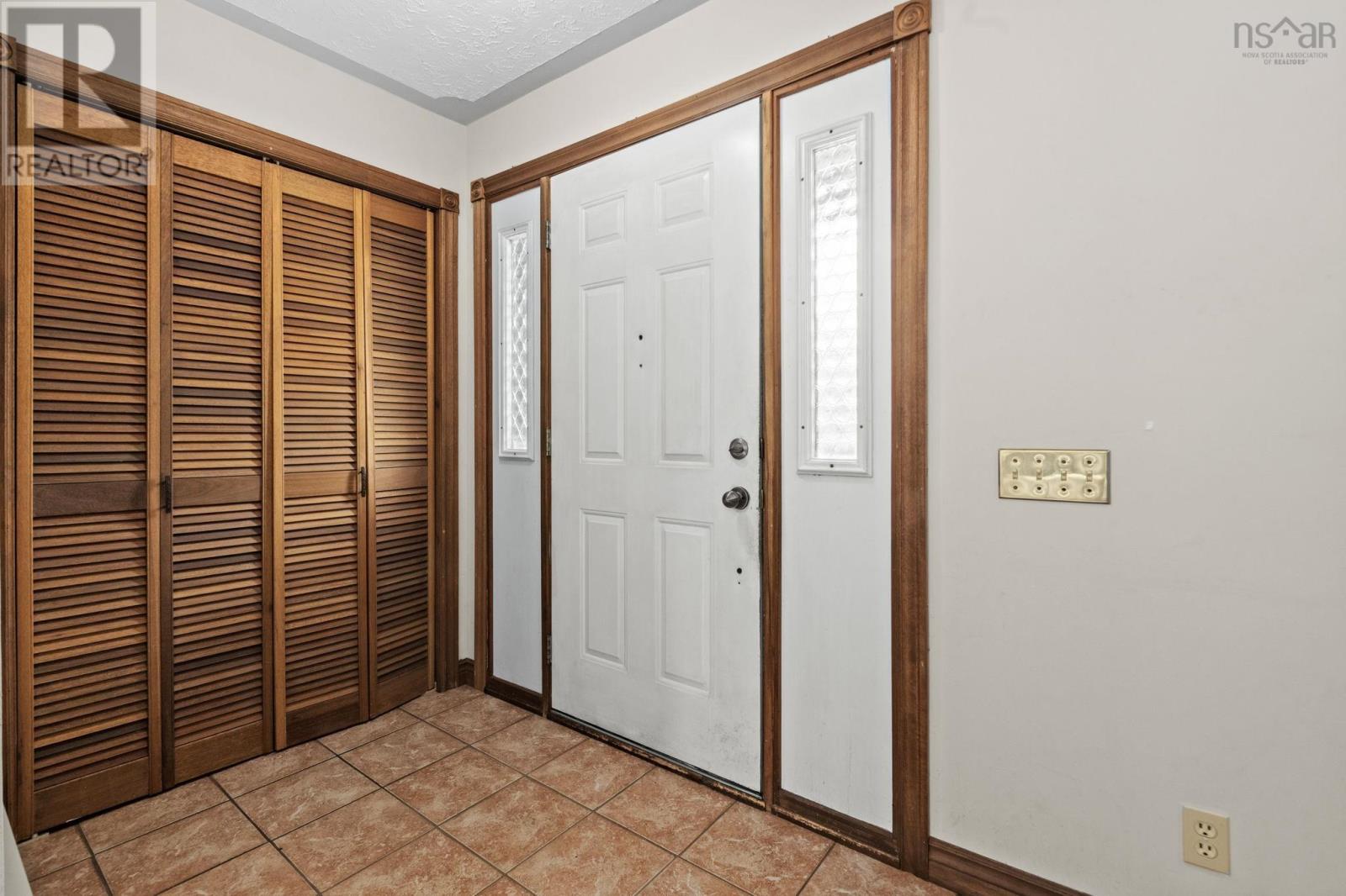 2395 St. Margarets Bay Road, Timberlea, Nova Scotia  B3T 1J3 - Photo 3 - 202611238