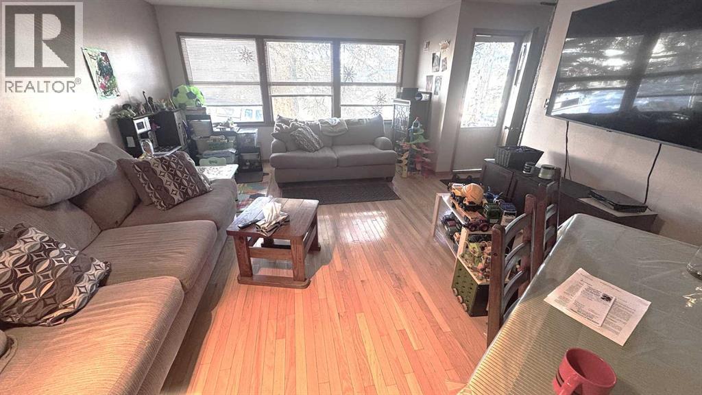 6503 33 Avenue NW, Calgary, Alberta  T3B 1K9 - Photo 6 - A2284959