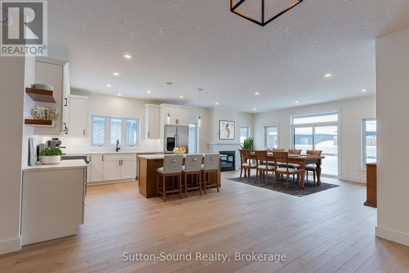 325 6th Avenue W, Owen Sound, Ontario  N4K 0E4 - Photo 12 - X12374657