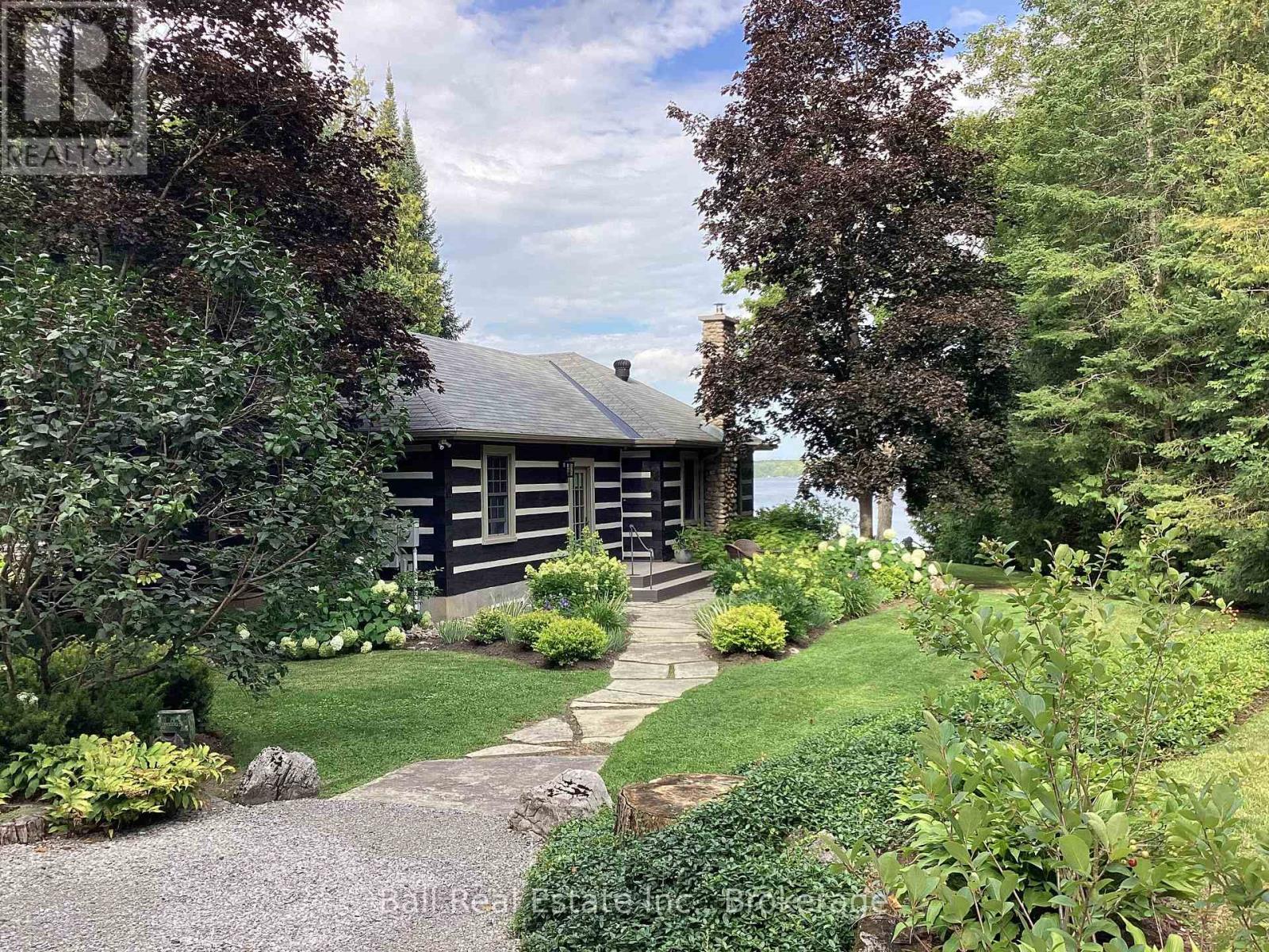 2933 Ayotte's Point Lane, Selwyn, Ontario  K0L 2H0 - Photo 1 - X13686090