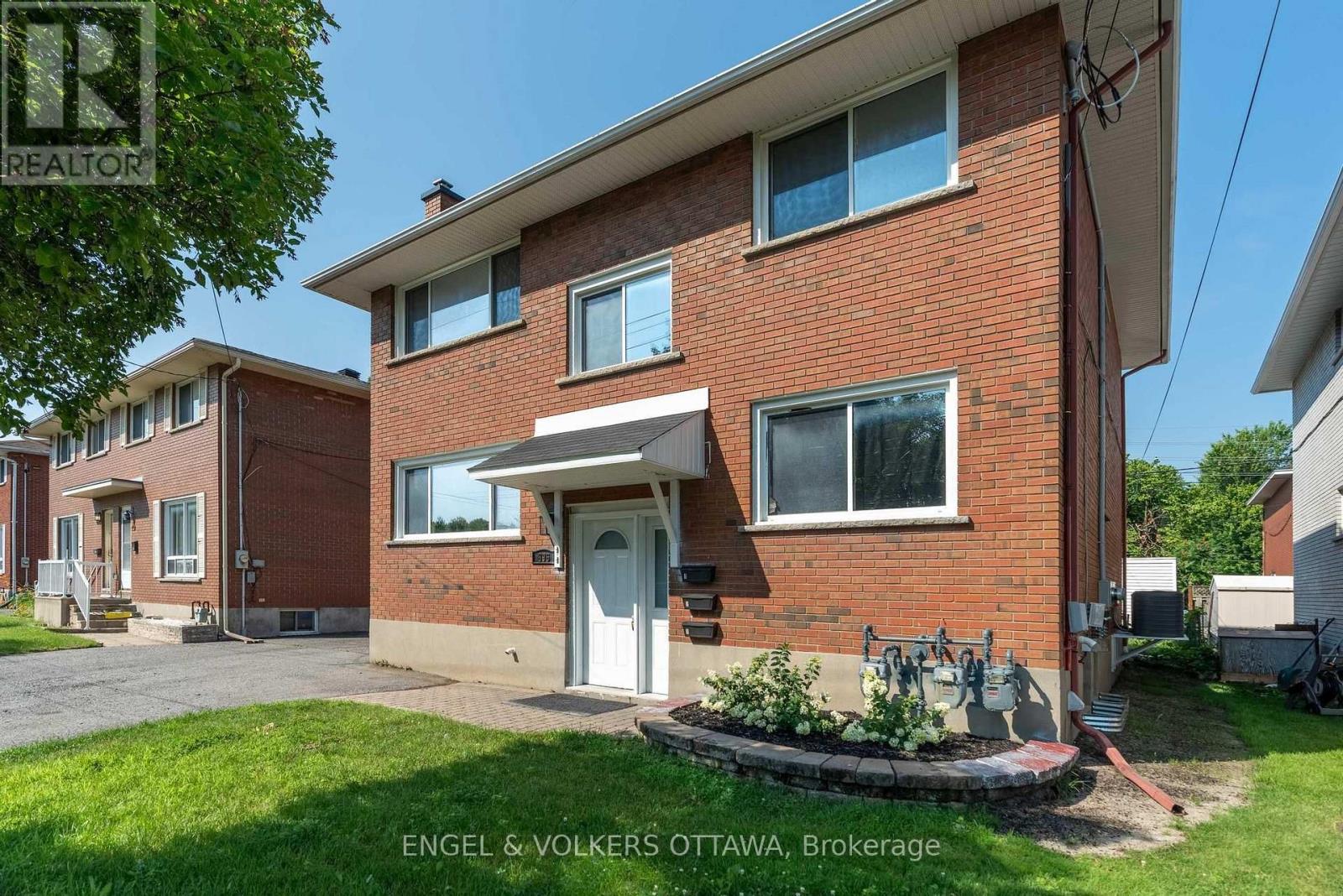 3 - 896 Pinewood Crescent, Ottawa, Ontario  K2B 5Y4 - Photo 3 - X13686206