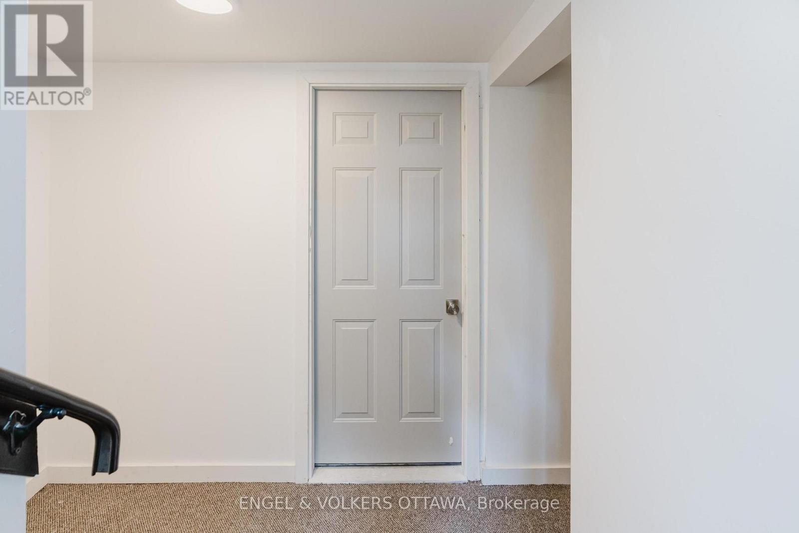 3 - 896 Pinewood Crescent, Ottawa, Ontario  K2B 5Y4 - Photo 5 - X13686206