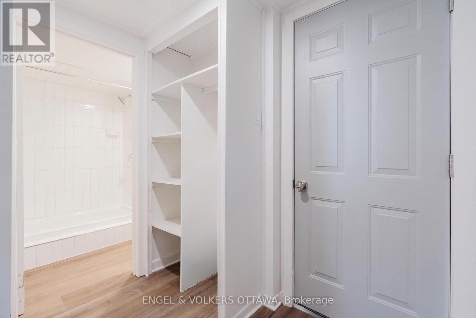 3 - 896 Pinewood Crescent, Ottawa, Ontario  K2B 5Y4 - Photo 7 - X13686206