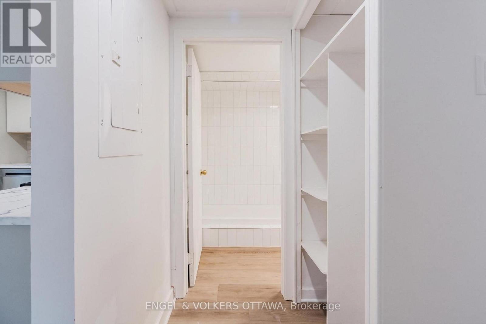 3 - 896 Pinewood Crescent, Ottawa, Ontario  K2B 5Y4 - Photo 8 - X13686206