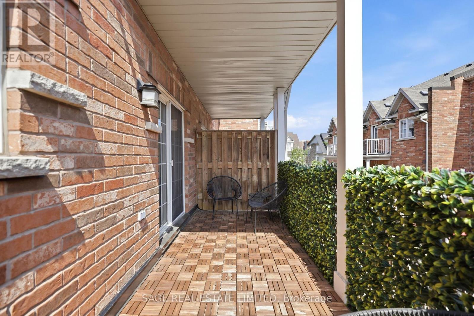 35 Brockville Street, Toronto, Ontario  M4E 0A7 - Photo 11 - E13686158