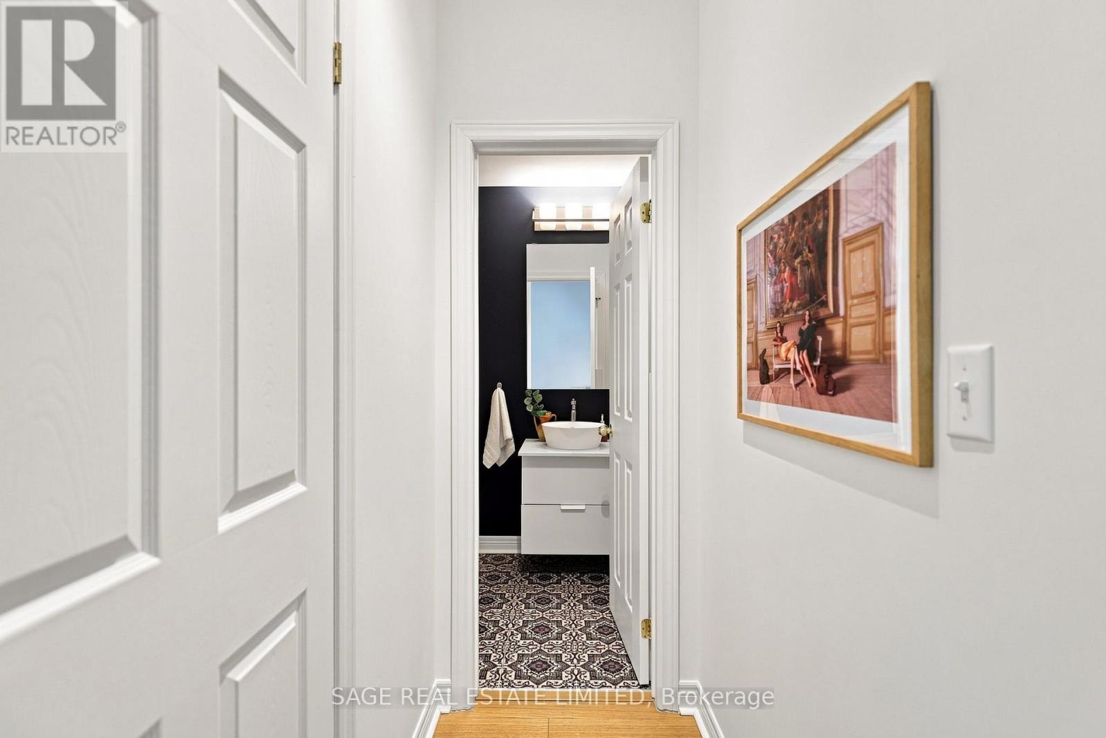 35 Brockville Street, Toronto, Ontario  M4E 0A7 - Photo 13 - E13686158