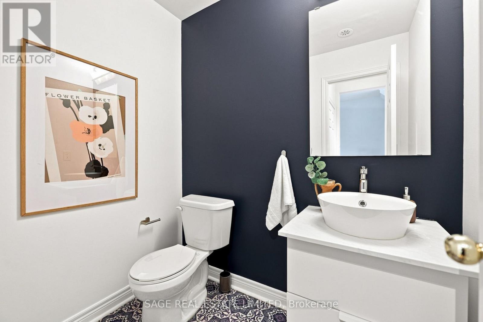 35 Brockville Street, Toronto, Ontario  M4E 0A7 - Photo 14 - E13686158