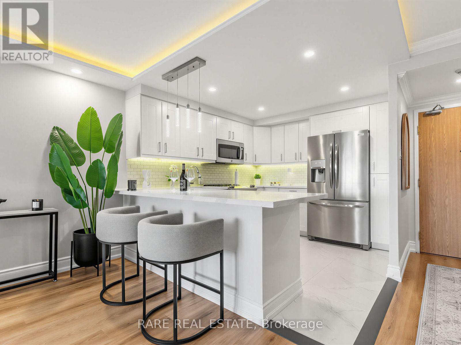 710 - 7601 Bathurst Street, Vaughan, Ontario  L4J 4H5 - Photo 1 - N13660850