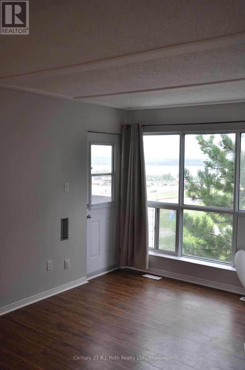416 - 126 Bell Farm Road, Barrie (Alliance), Ontario  L4M 6J3 - Photo 3 - S13686152