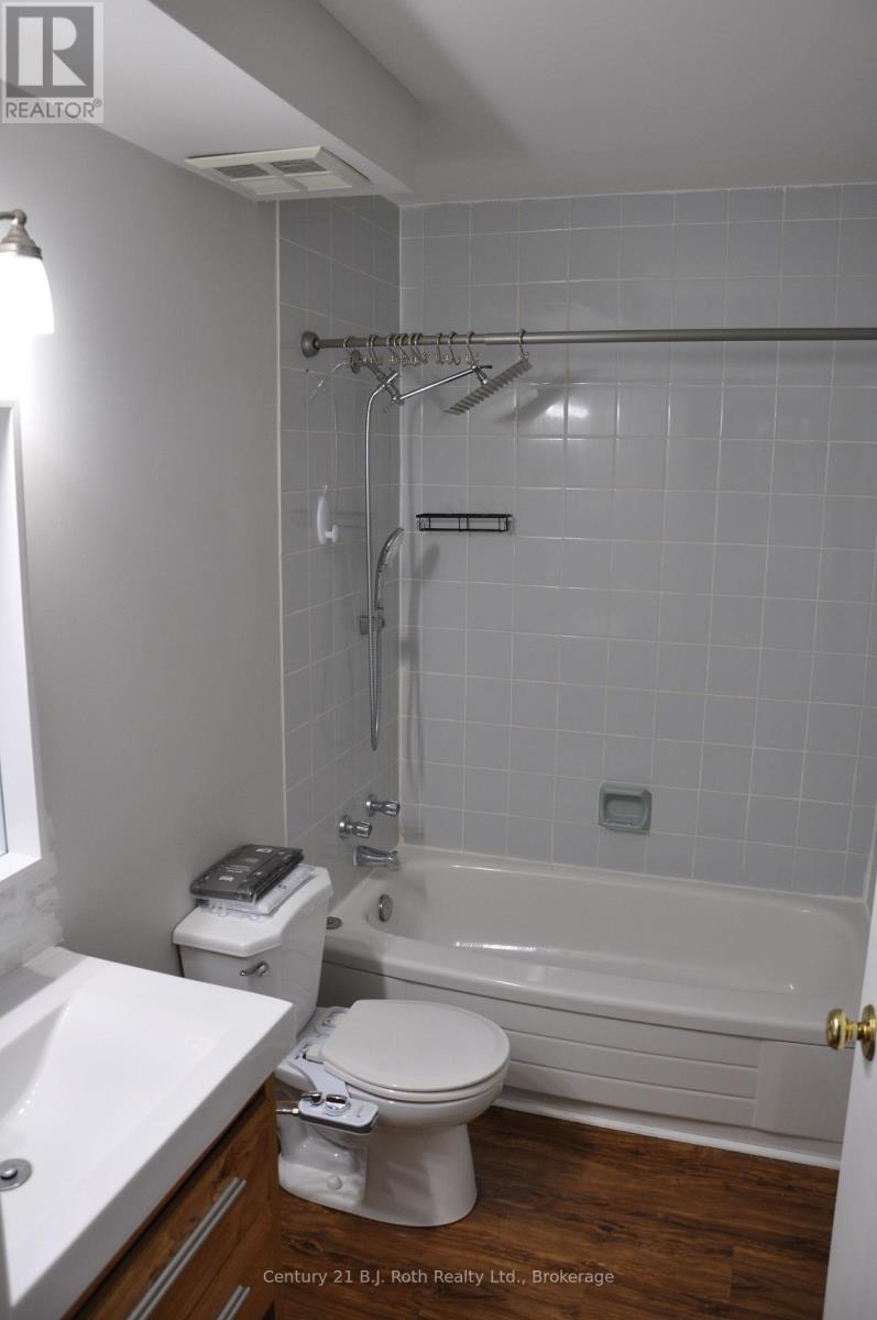 416 - 126 Bell Farm Road, Barrie (Alliance), Ontario  L4M 6J3 - Photo 7 - S13686152