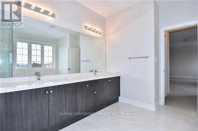 776 Harry Douglas Street, Newmarket, Ontario  L3X 0J8 - Photo 16 - N13686078