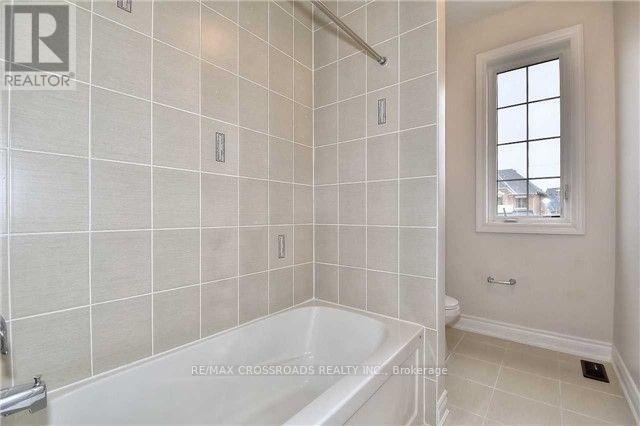 776 Harry Douglas Street, Newmarket, Ontario  L3X 0J8 - Photo 20 - N13686078