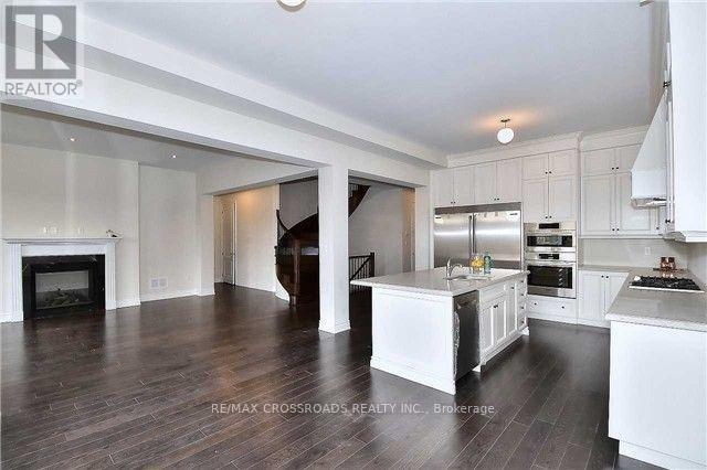 776 Harry Douglas Street, Newmarket, Ontario  L3X 0J8 - Photo 9 - N13686078