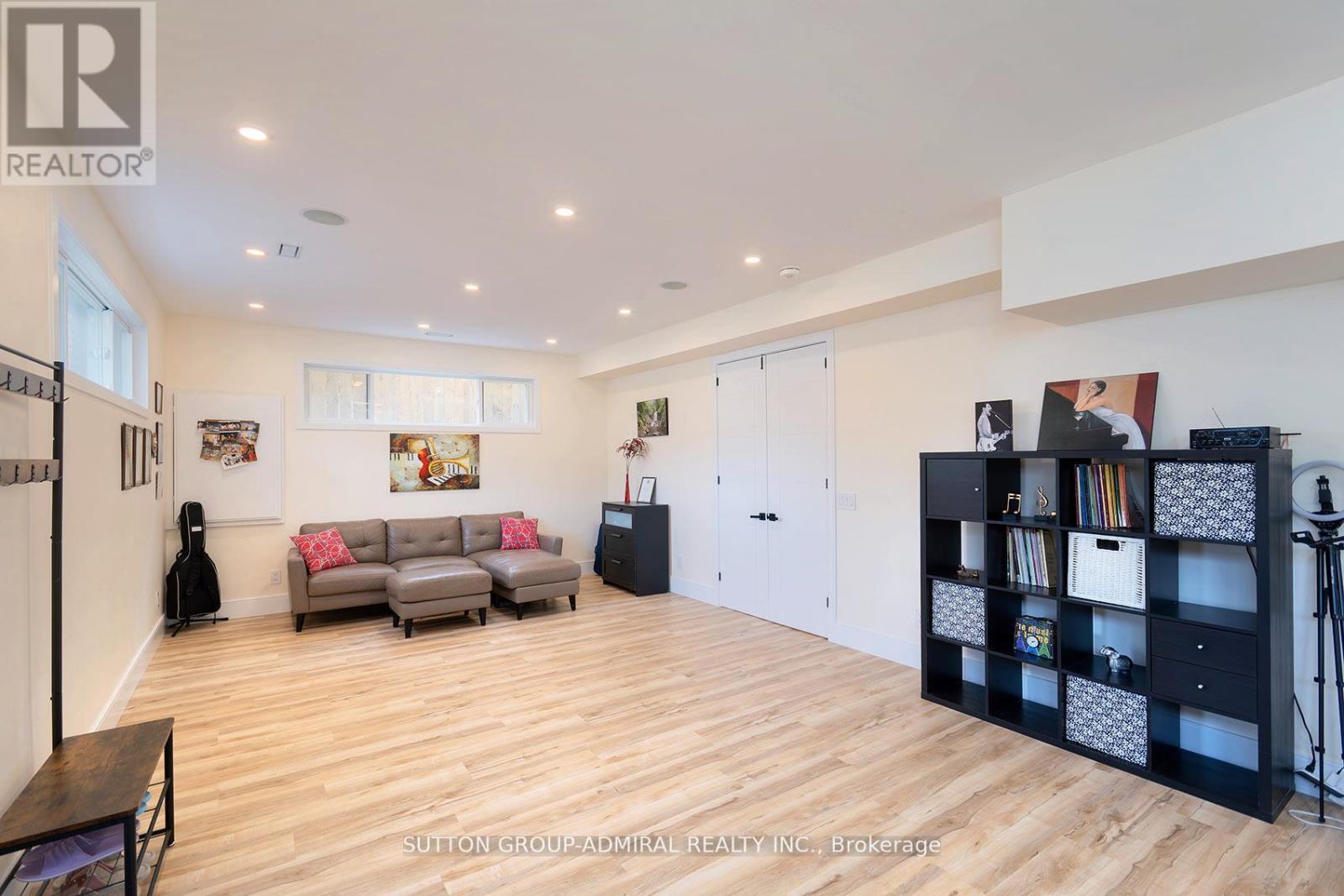 582 Gorham Street, Newmarket, Ontario  L3Y 1L3 - Photo 41 - N13686096