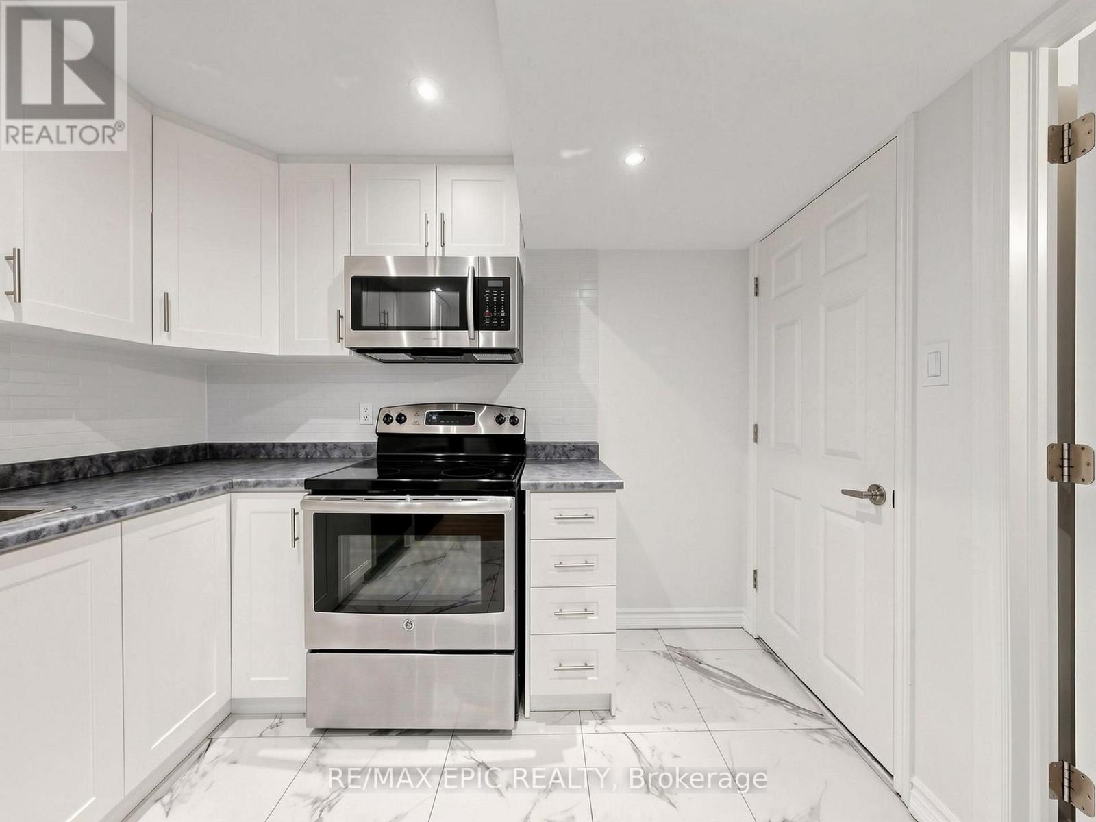 74 Dewpoint Road, Vaughan, Ontario  L4J 9E1 - Photo 40 - N13686124