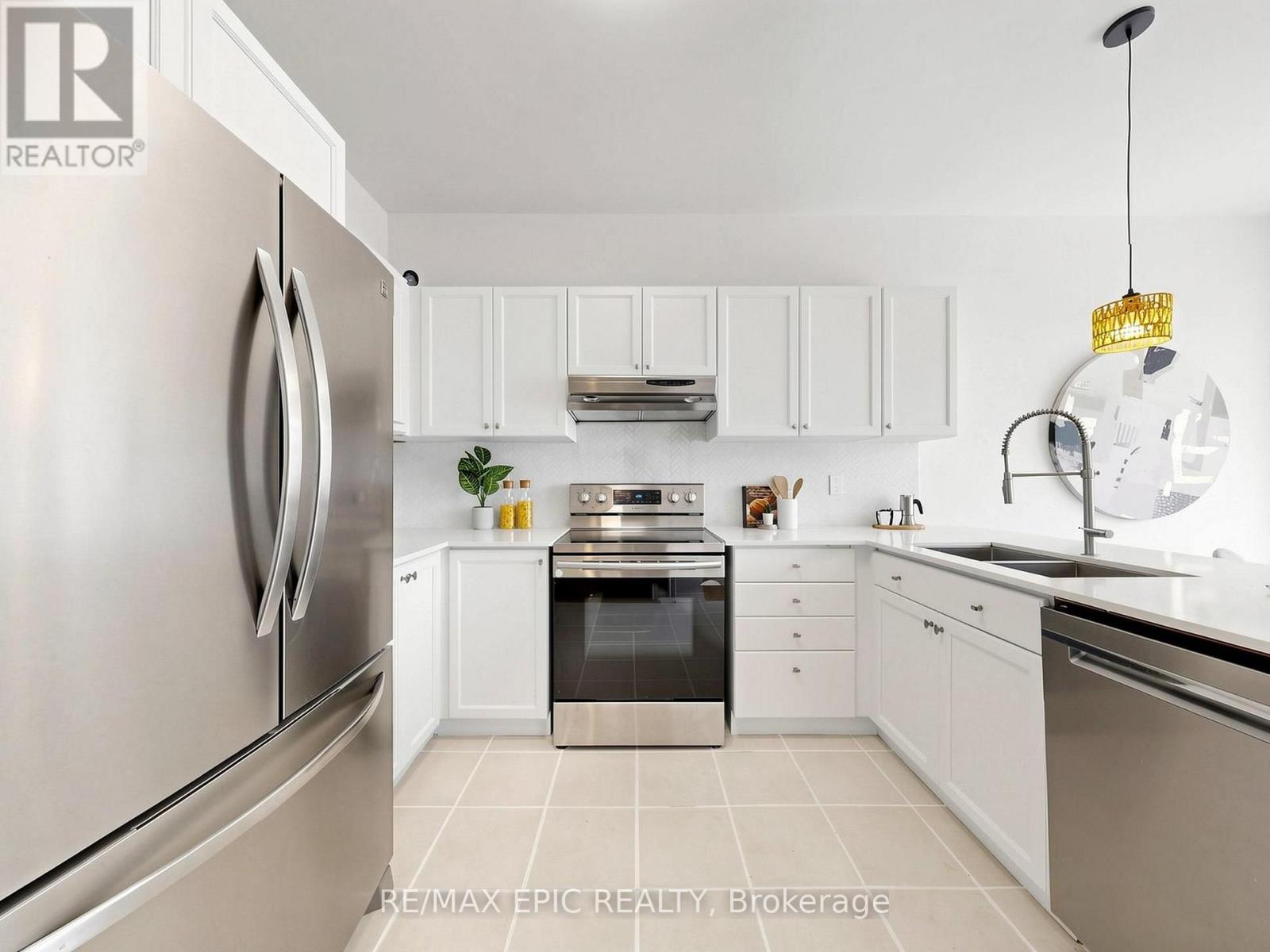 74 Dewpoint Road, Vaughan, Ontario  L4J 9E1 - Photo 7 - N13686124