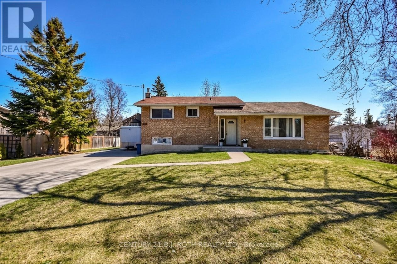 3039 Poplar Road, Innisfil, Ontario  L9S 2J9 - Photo 1 - N13686180