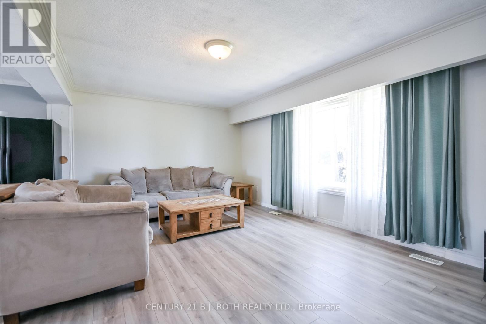 3039 Poplar Road, Innisfil, Ontario  L9S 2J9 - Photo 4 - N13686180