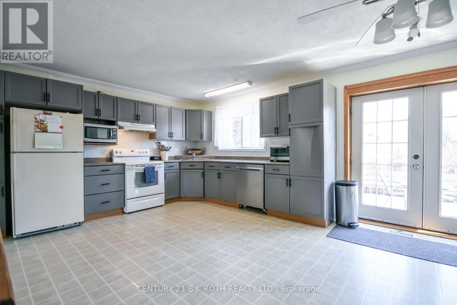 3039 Poplar Road, Innisfil, Ontario  L9S 2J9 - Photo 8 - N13686180