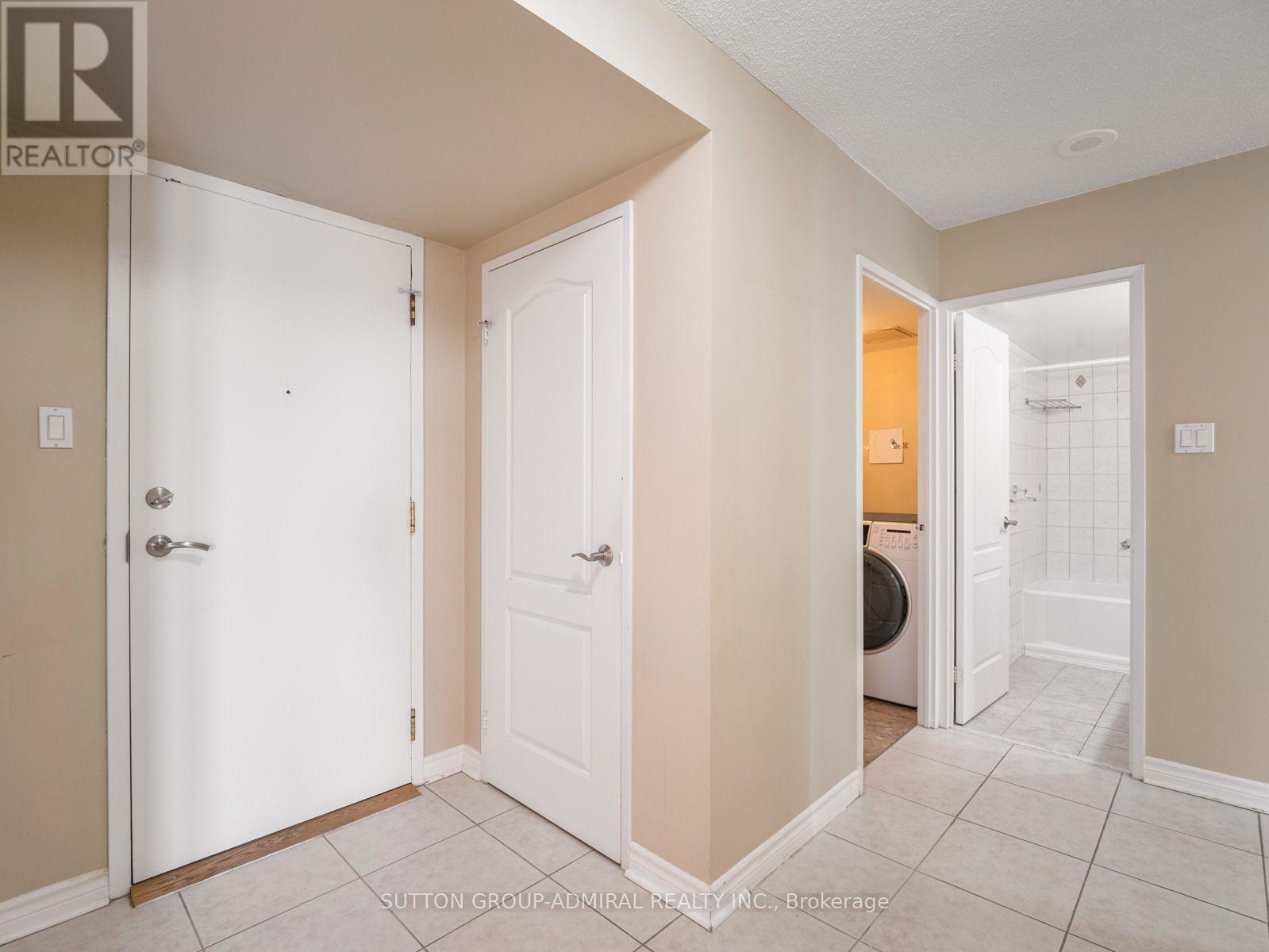 1012 - 7420 Bathurst Street, Vaughan, Ontario  L4J 6X4 - Photo 2 - N13686218