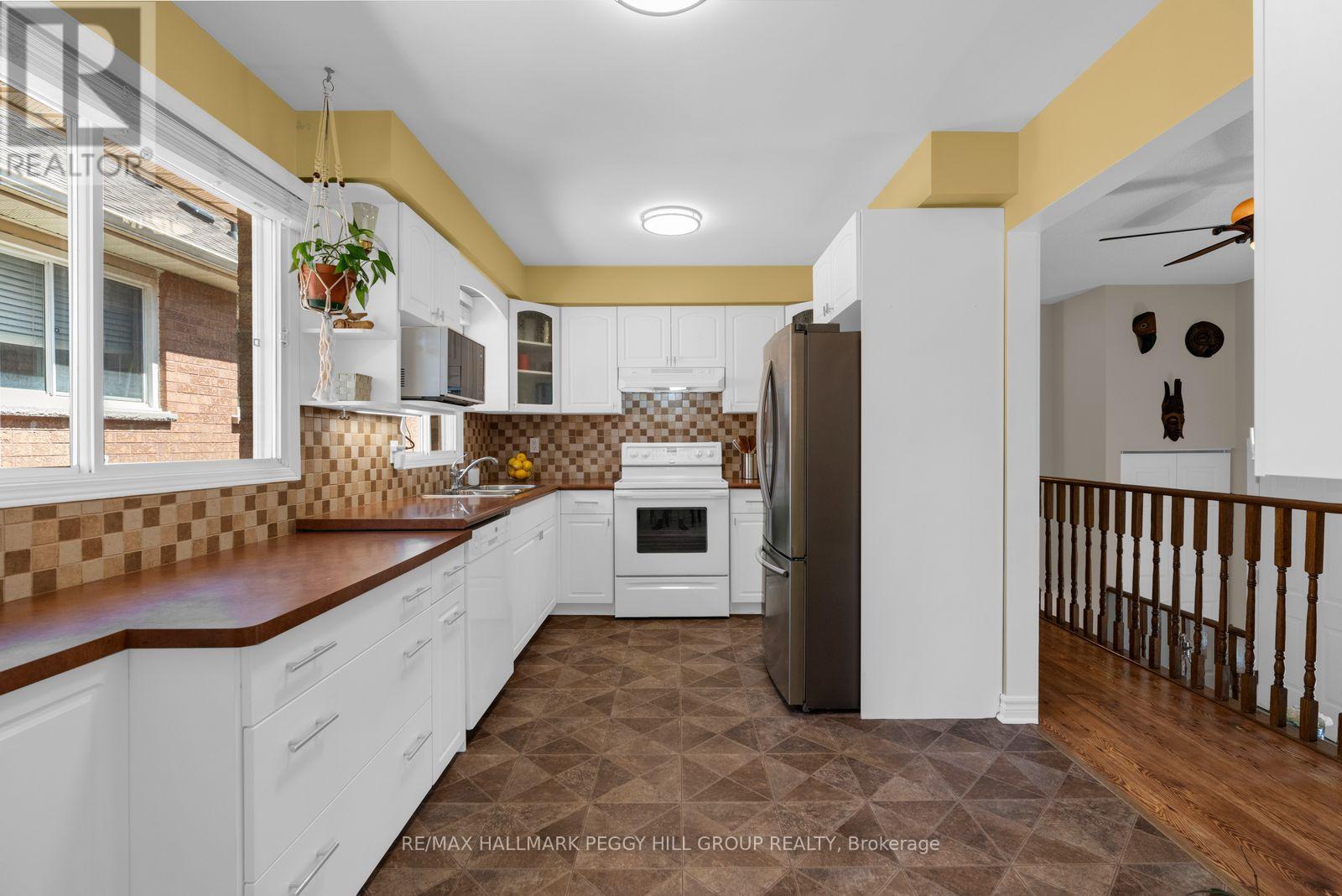 5 Barwick Drive, Barrie (West Bayfield), Ontario  L4N 6Z7 - Photo 5 - S13686204