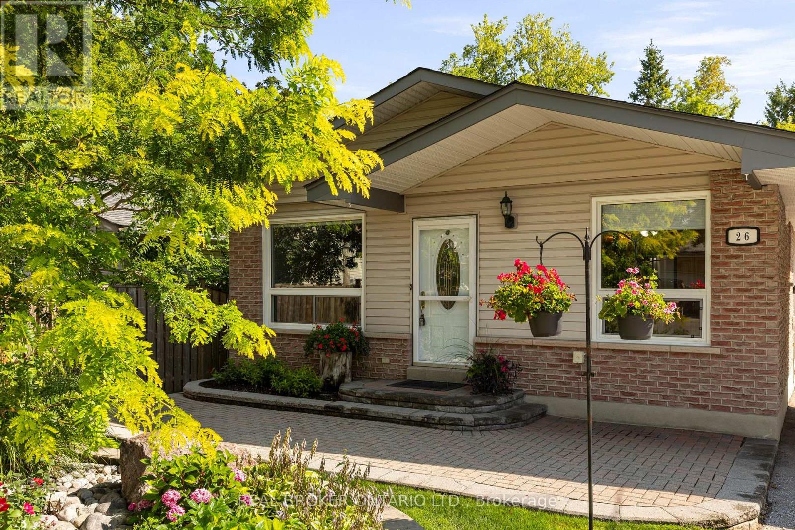 26 Carlton Street, Orillia, Ontario  L3V 6S7 - Photo 1 - S13686210