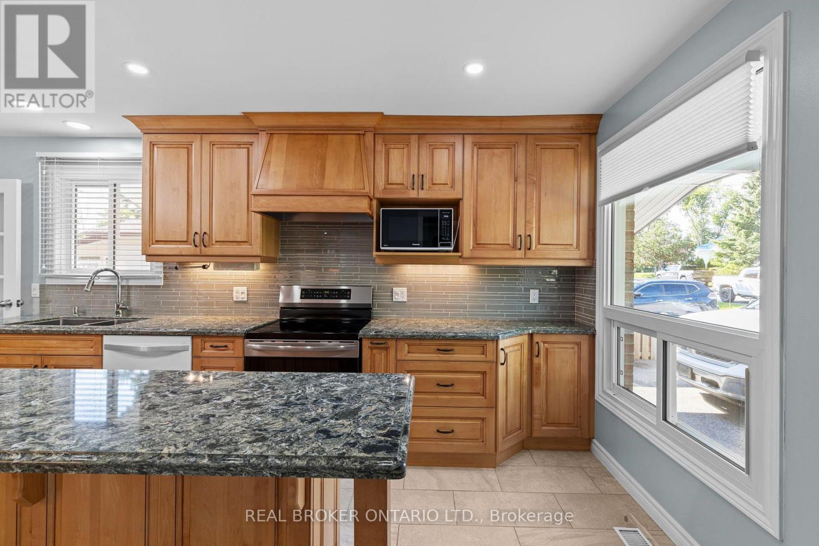 26 Carlton Street, Orillia, Ontario  L3V 6S7 - Photo 13 - S13686210