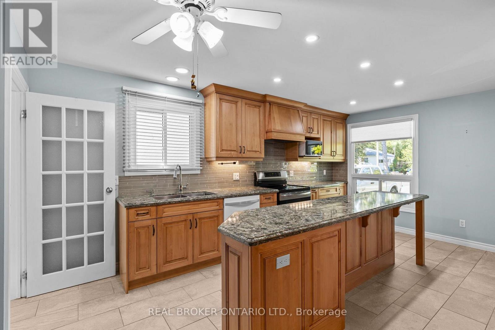 26 Carlton Street, Orillia, Ontario  L3V 6S7 - Photo 17 - S13686210