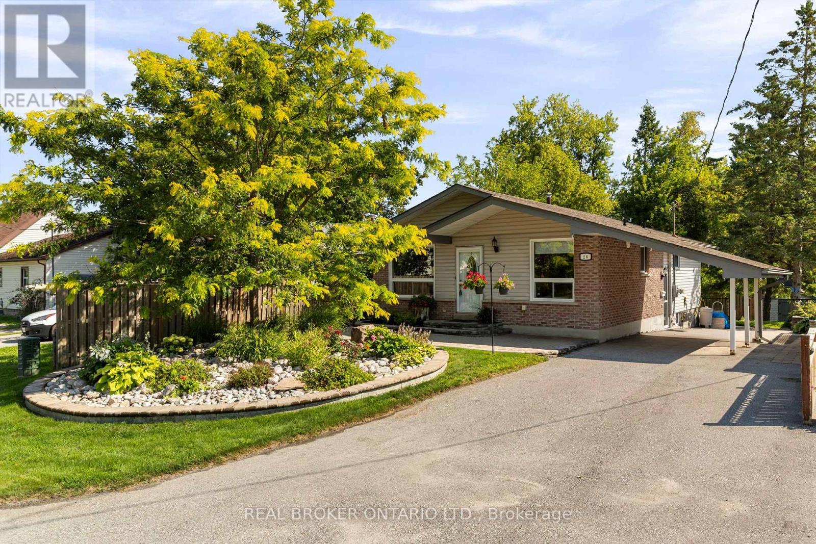 26 Carlton Street, Orillia, Ontario  L3V 6S7 - Photo 2 - S13686210