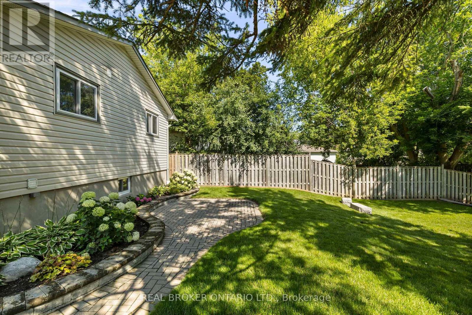 26 Carlton Street, Orillia, Ontario  L3V 6S7 - Photo 38 - S13686210