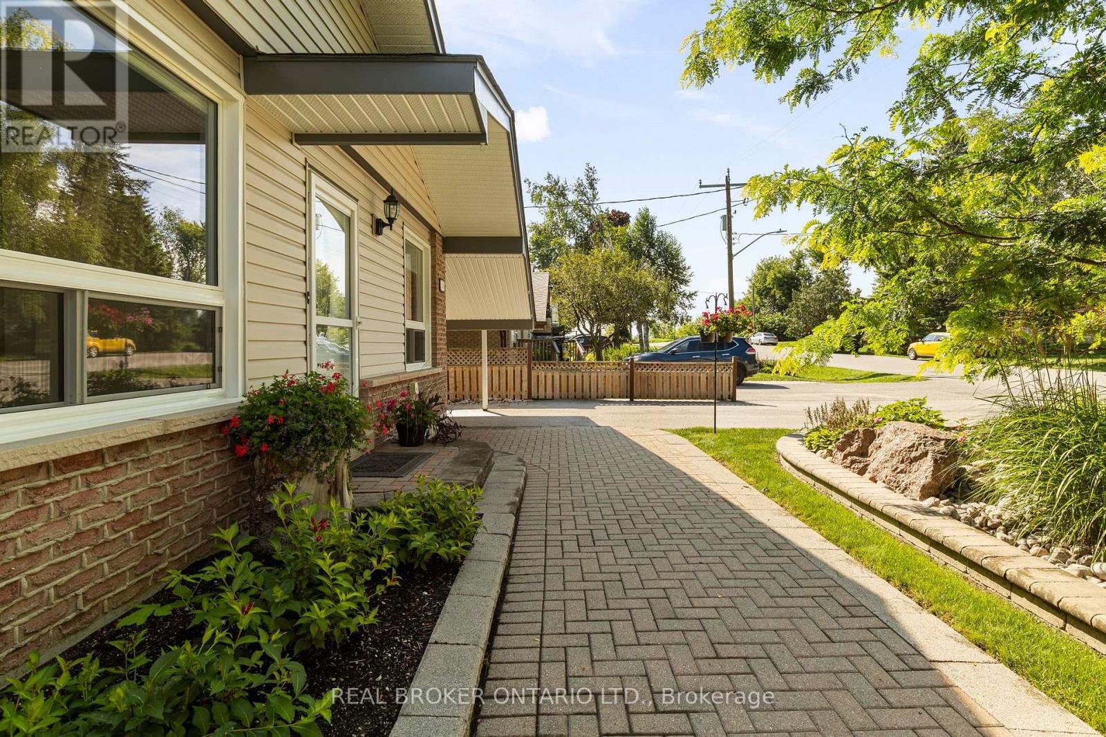 26 Carlton Street, Orillia, Ontario  L3V 6S7 - Photo 42 - S13686210