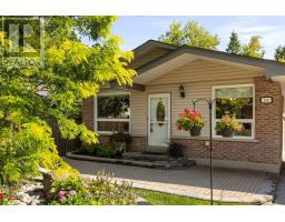 26 CARLTON STREET, Orillia, Ontario