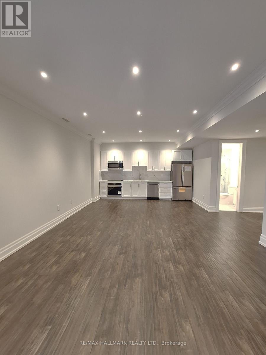 Lower - 38 Harrison Avenue, Mississauga, Ontario  L5H 2N9 - Photo 9 - W13686110