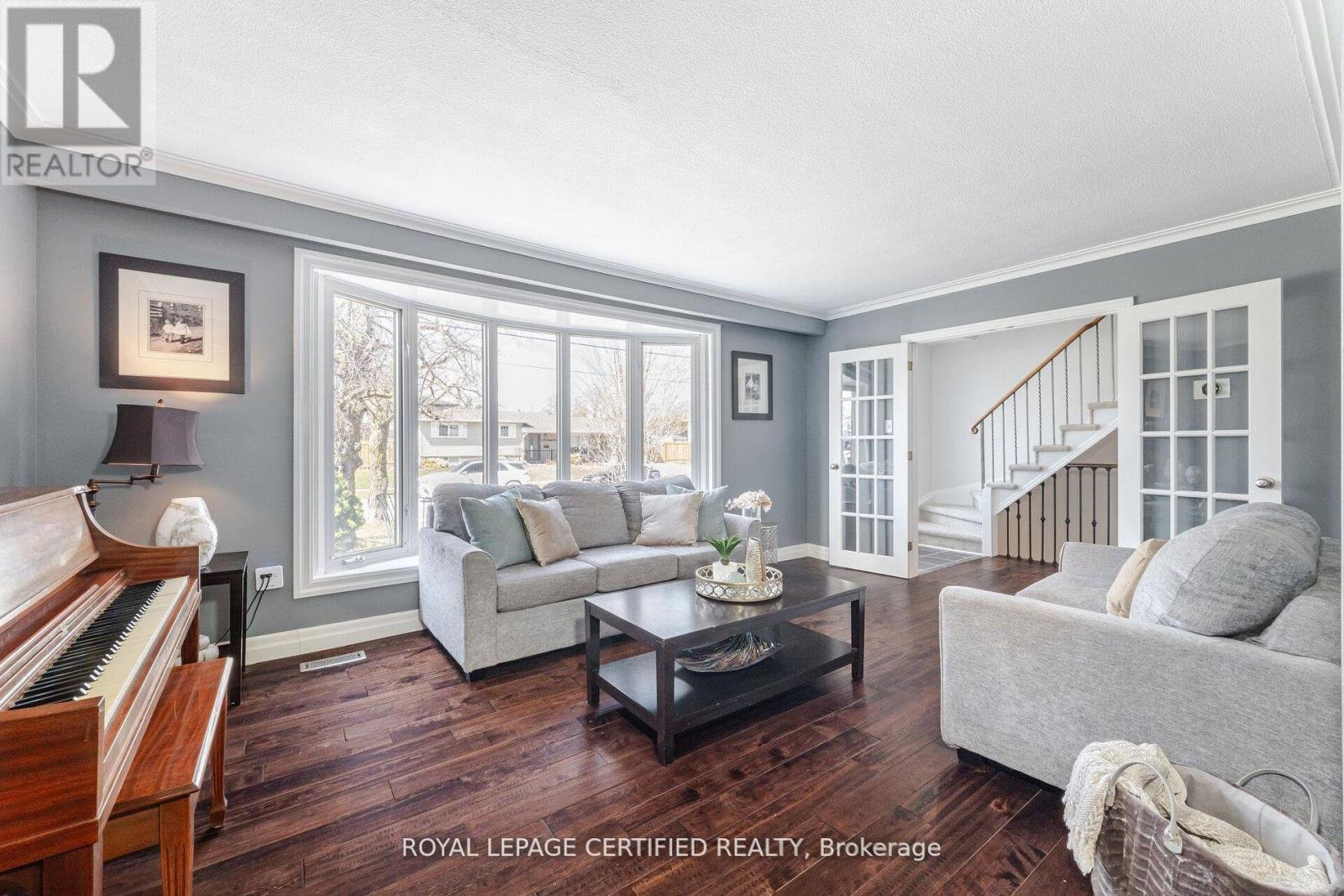5 Stockman Crescent, Halton Hills, Ontario  L7G 1J5 - Photo 4 - W13686114