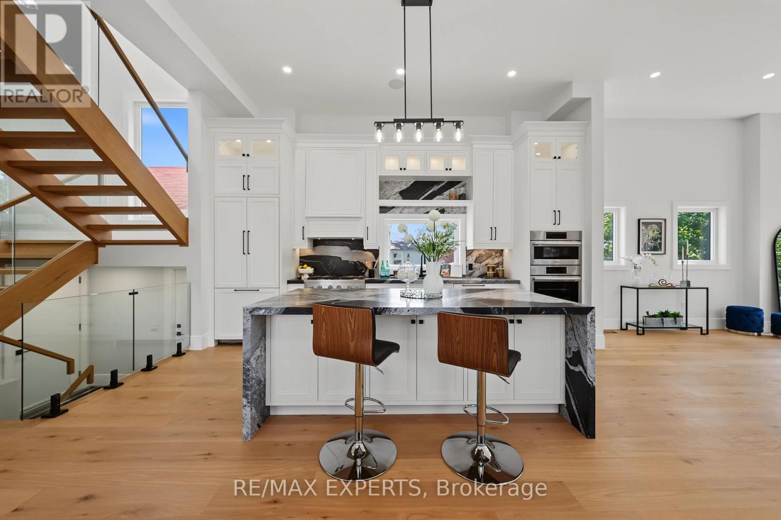 Main - 1062 Alexandra Avenue, Mississauga, Ontario  L5E 1Z8 - Photo 11 - W13686160