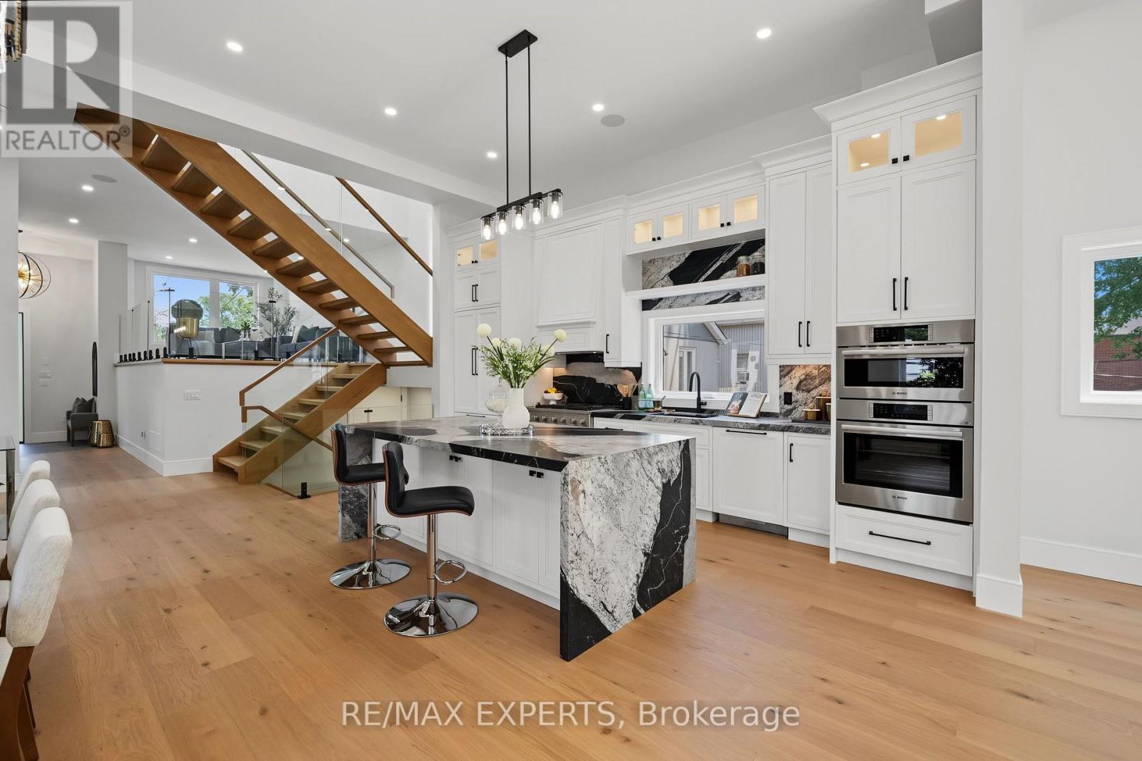 Main - 1062 Alexandra Avenue, Mississauga, Ontario  L5E 1Z8 - Photo 9 - W13686160