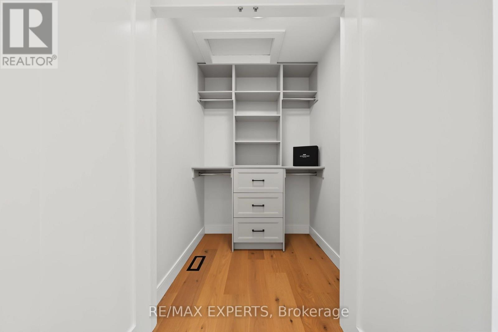 1062 Alexandra Avenue, Mississauga, Ontario  L5E 1Z8 - Photo 29 - W13686170